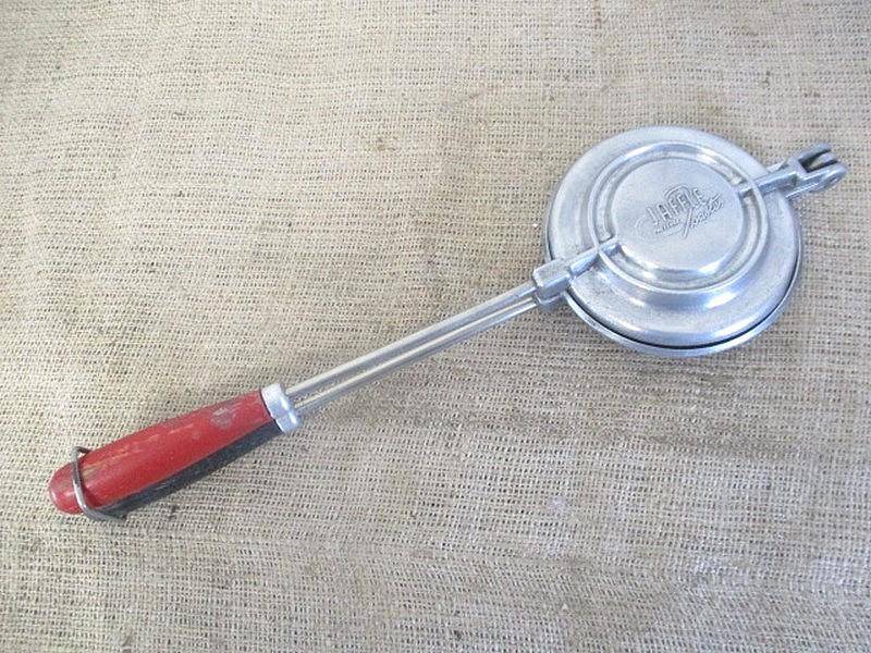 Lovely Vintage Pressure Jaffle Toaster/Maker