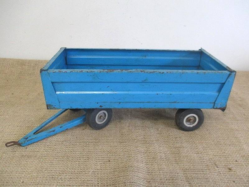Highly Collectable Vintage "Strike" Steerable Farm Trailer With Bulk Sides