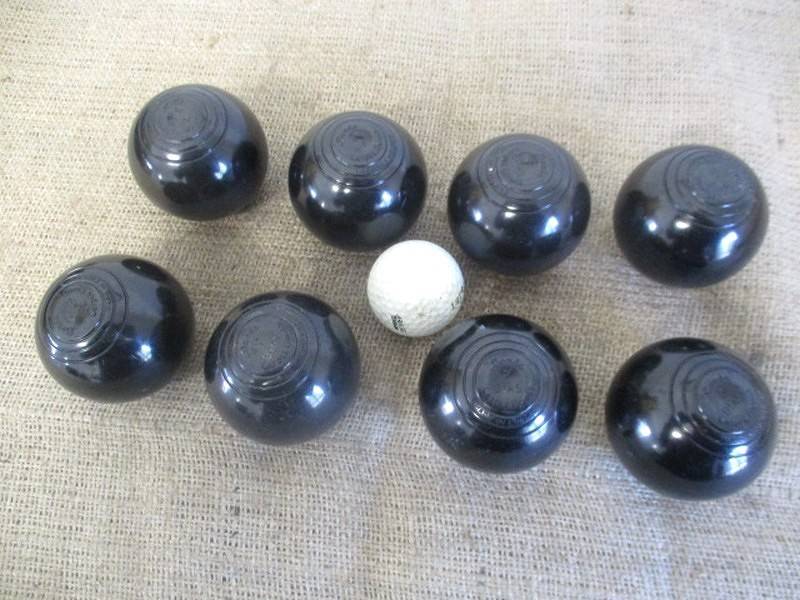 Nice Vintage Banda Mini Carpet Bowls Set In Original Packaging                  Made In England