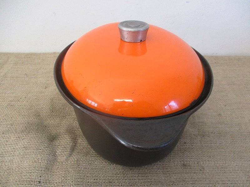 Very Neat Large Vintage Cookwell Oval Cast Iron Casserole