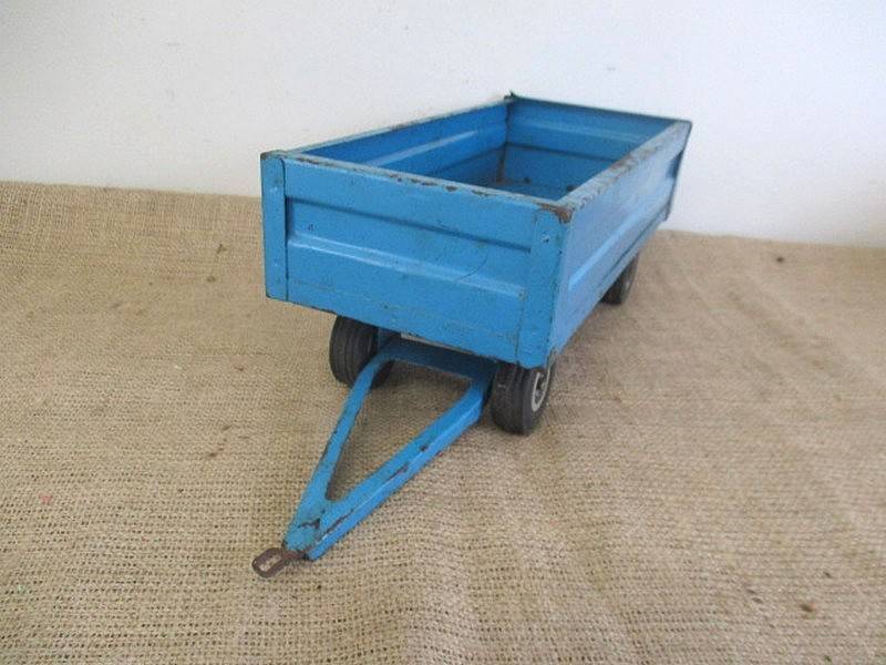 Highly Collectable Vintage "Strike" Steerable Farm Trailer With Bulk Sides