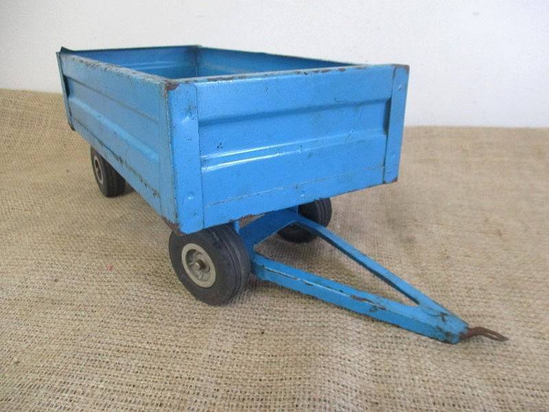 Highly Collectable Vintage "Strike" Steerable Farm Trailer With Bulk Sides