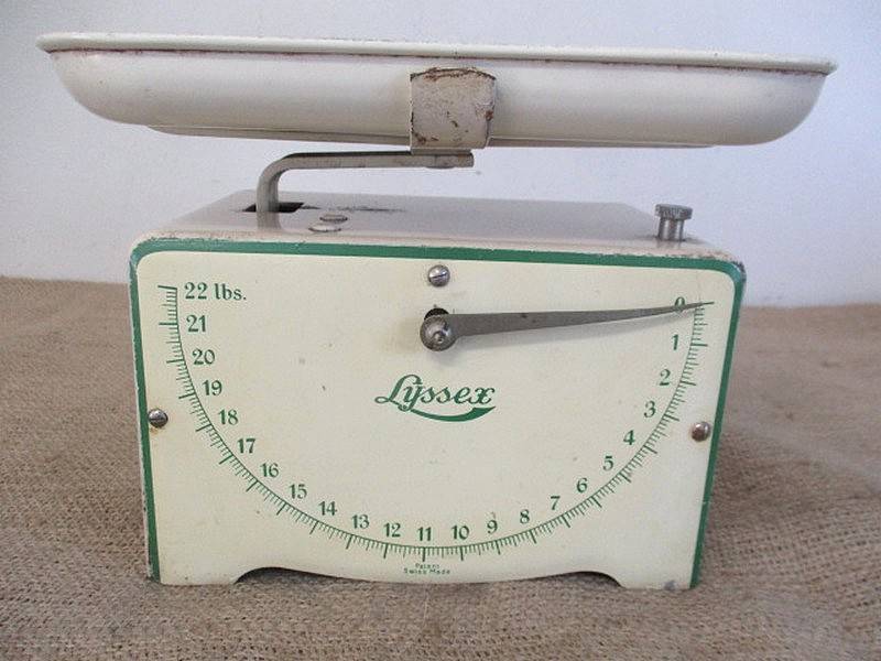 Beautiful Vintage Metal Lyssex 22lb Kitchen Scale             Swiss Made