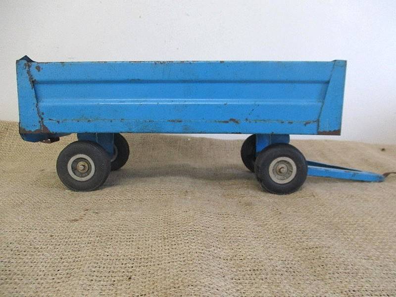 Highly Collectable Vintage "Strike" Steerable Farm Trailer With Bulk Sides