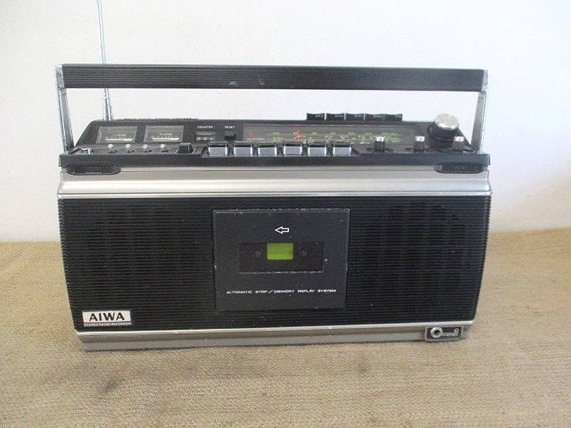 Vintage Aiwa Model TPR-930 Stereo 4 Band Portable Cassette  Radio Recorder Player