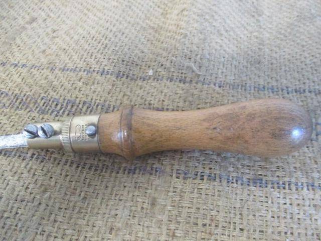 Lovely Vintage Footprint Keyhole Saw                England