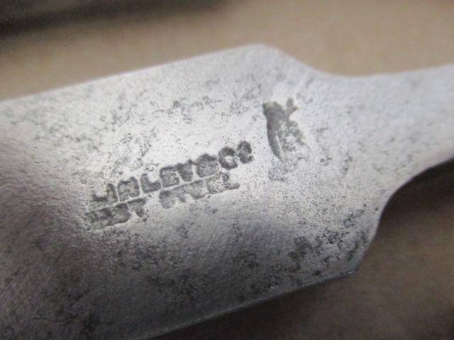 Nice Set Of Three Vintage High Quality Carpenter Woodworking Chisels   7/8" - 5/8" - 1/2"