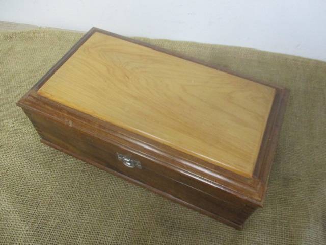 An Exquisite "Handgemaak na die Paarl se smaak " Oak Wine Wooden Box