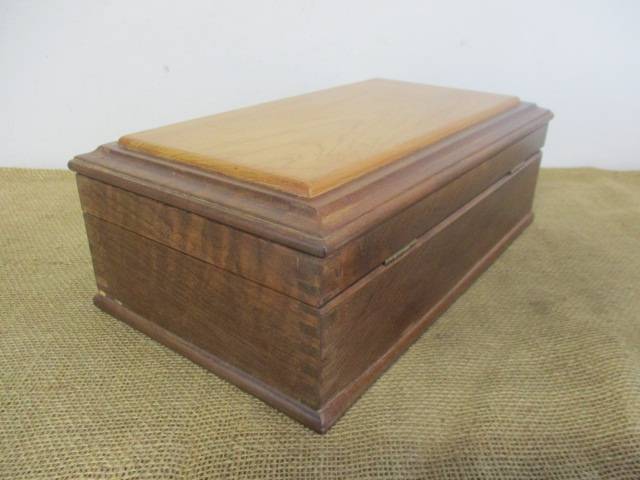 An Exquisite "Handgemaak na die Paarl se smaak " Oak Wine Wooden Box