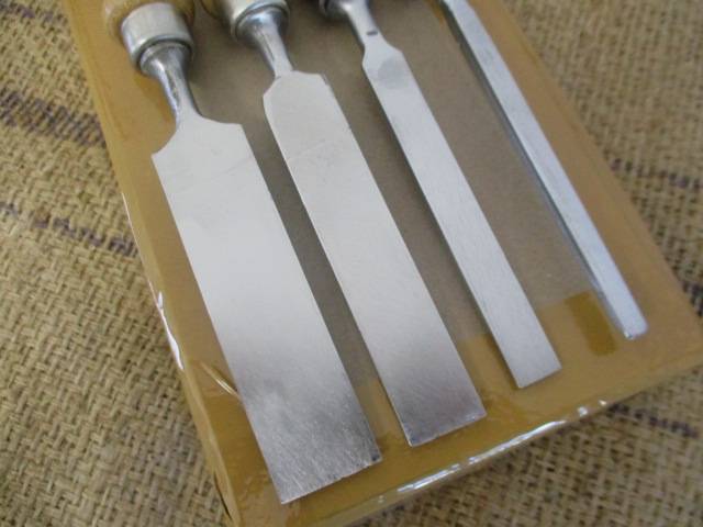 Nice Set Of Four Carpenter Woodworking Bevel Edge Chisels - 25mm - 20mm - 12mm - 6mm