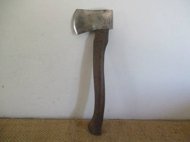 Beautiful Sought After Vintage 1 1/2lb Elwell Hand Axe
