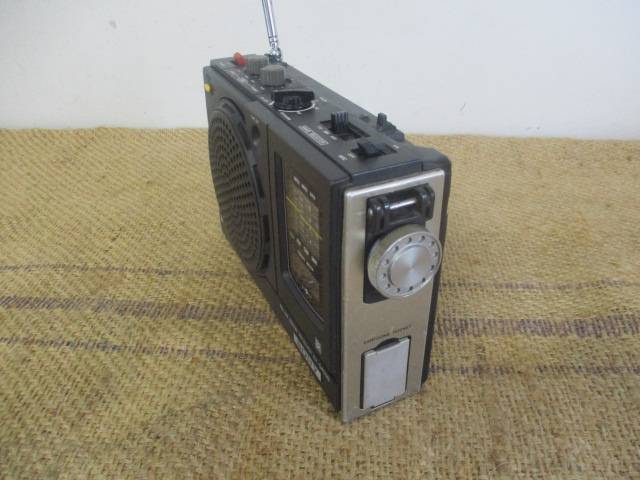 An Awesome Vintage Sony ICF - 5450B FM/AM 3 Band Portable Radio         Approx 1980's