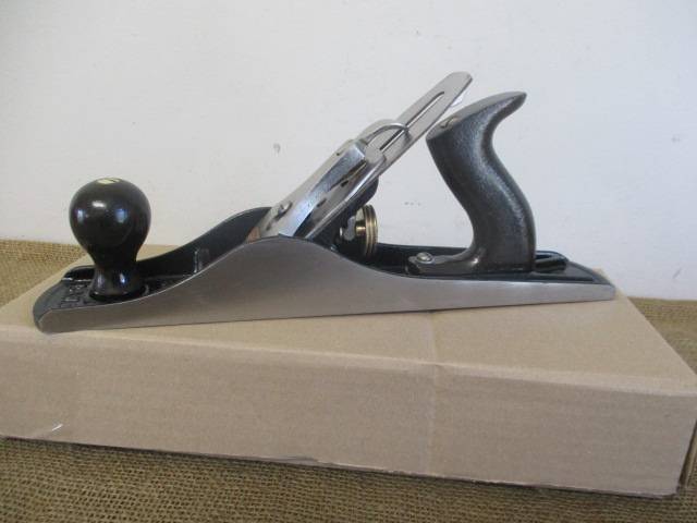 The Confidant.......This Excellent Neat Vintage Stanley Bailey No 5 Plane     England