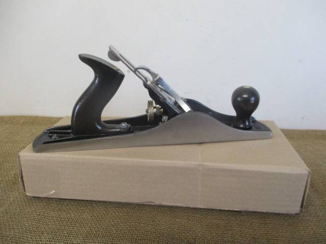 The Confidant.......This Excellent Neat Vintage Stanley Bailey No 5 Plane     England