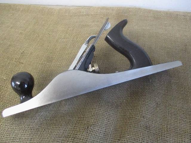The Confidant.......This Excellent Neat Vintage Stanley Bailey No 5 Plane     England