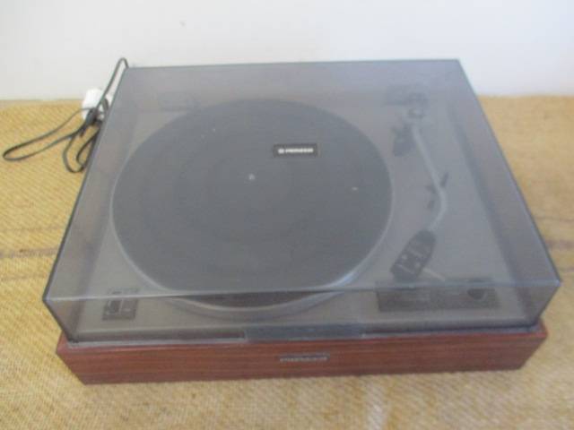 Beautiful Vintage Pioneer Prelude - 4000A/M PL Belt Drive Stereo Turntable