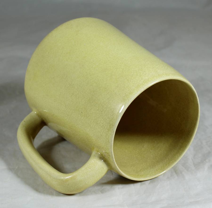 Drostdy ware mug with figures