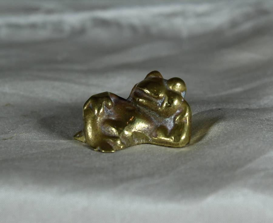 Miniature brass reclining frog