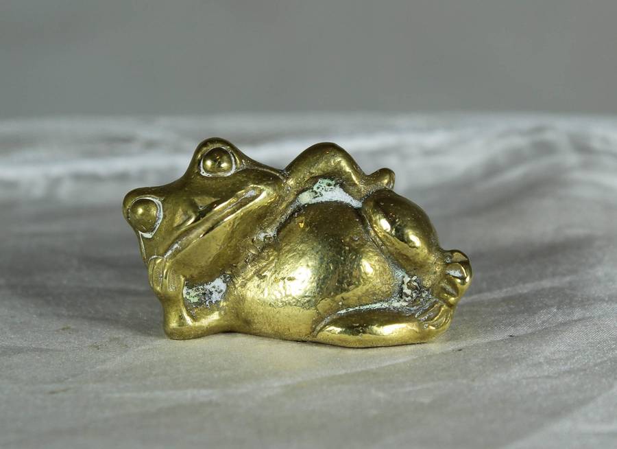 Miniature brass reclining frog
