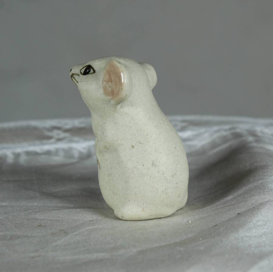 Small ceramic mouse