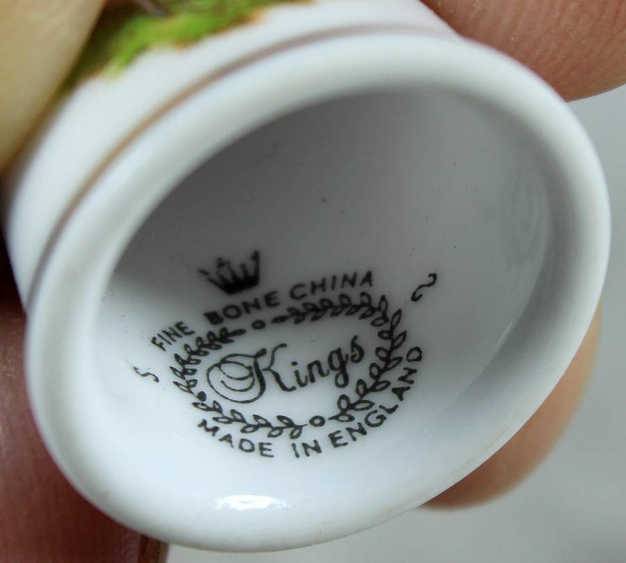 Bone China thimble - Victorian Lovers - Kings