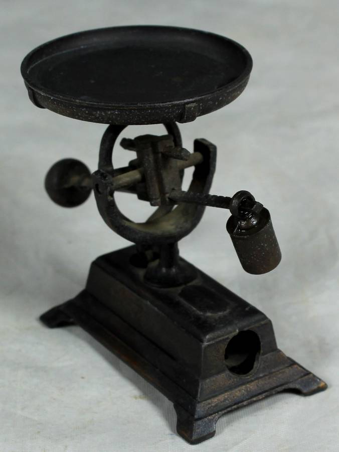 Miniature brass pencil sharpener - Vintage scale - Playtime (Italy)