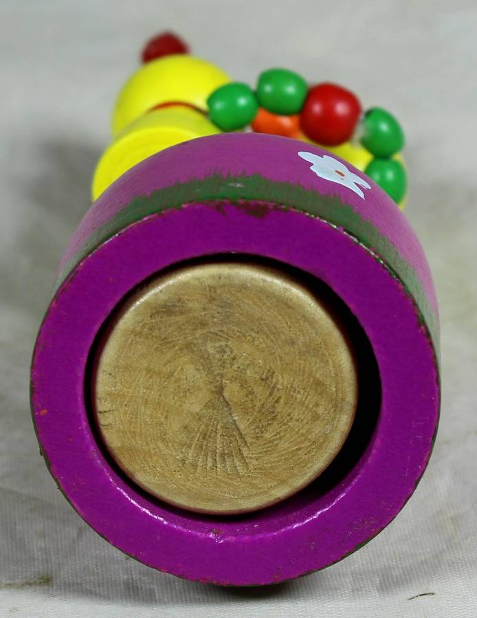 Dancing chickens with push mechanism
