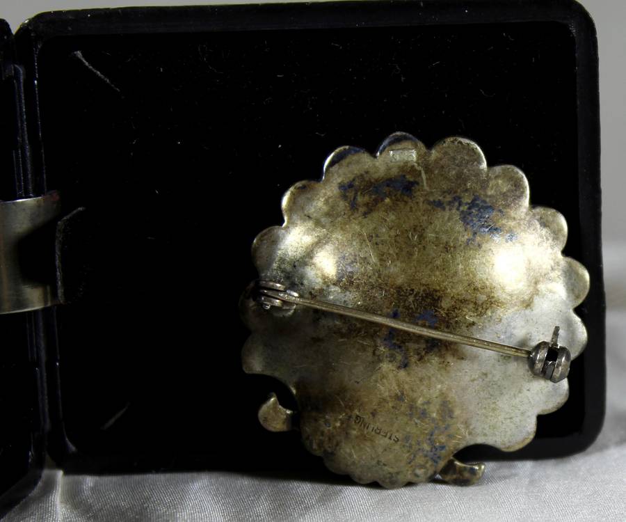 Vintage shell shaped marcasite brooch - sterling silver