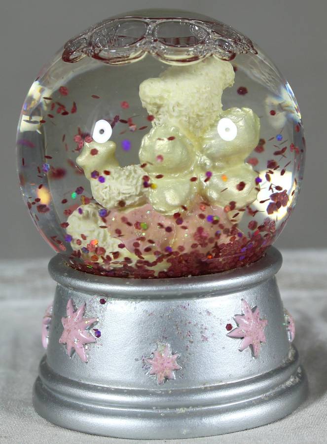 Russ bear snow globe