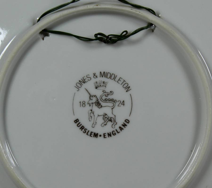 Jones & Middleton, Burslem - three cherubs playing in the clouds