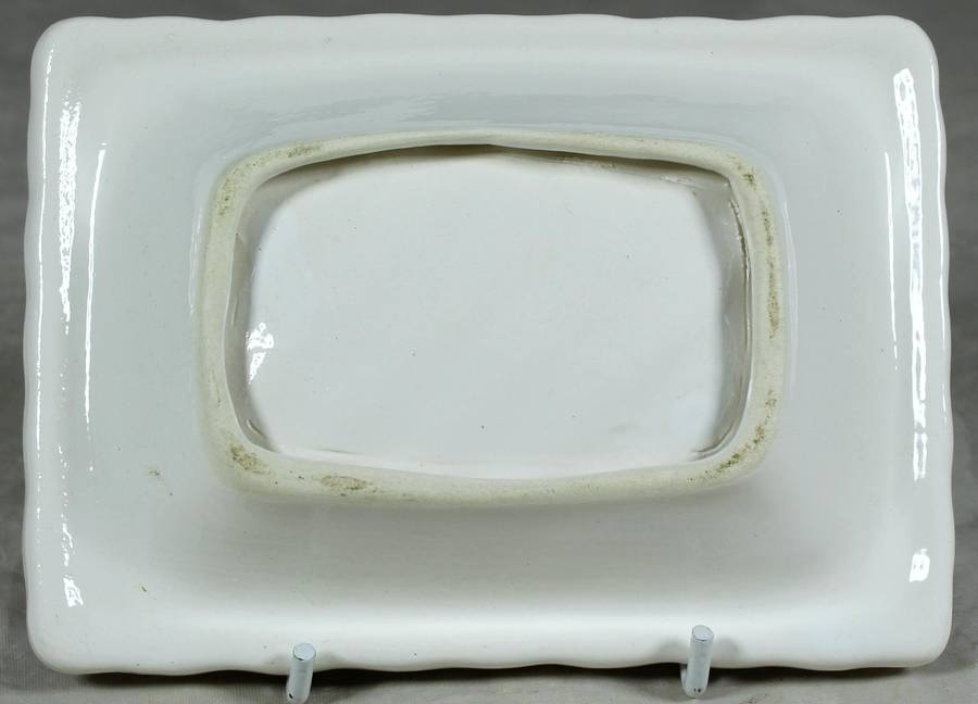 White ribbed trinket bowl