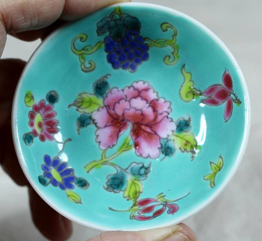 Small embossed porcelain bowl