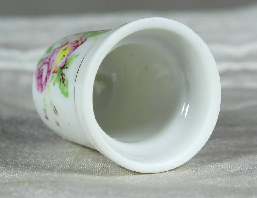 Bone China thimble - pink flowers
