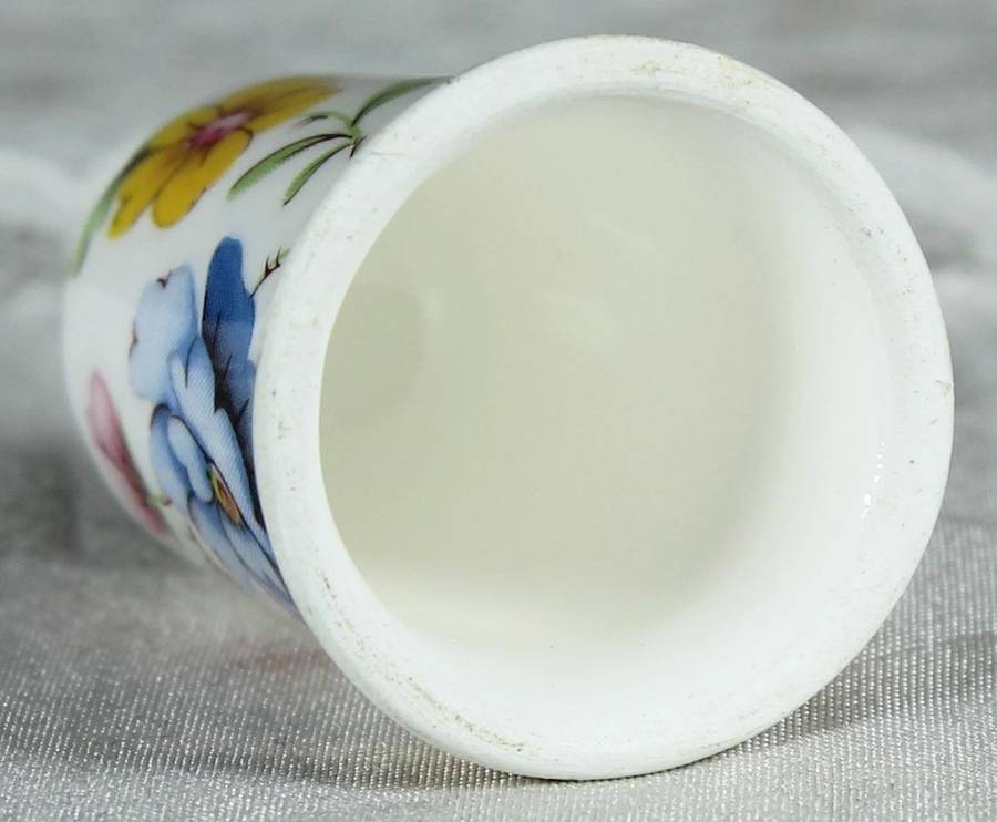 Bone China thimble - yellow & blue flowers