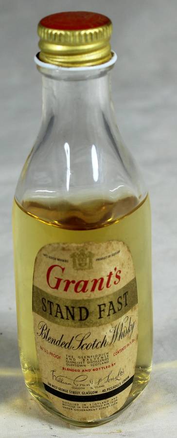 Mini liquor bottle - Grants whiskey