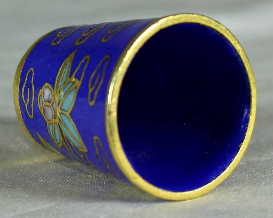 Cloissone thimble - bird with flowers