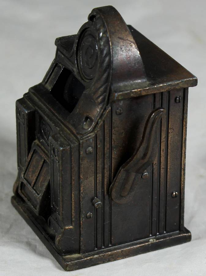 Small one arm bandit pencil sharpener