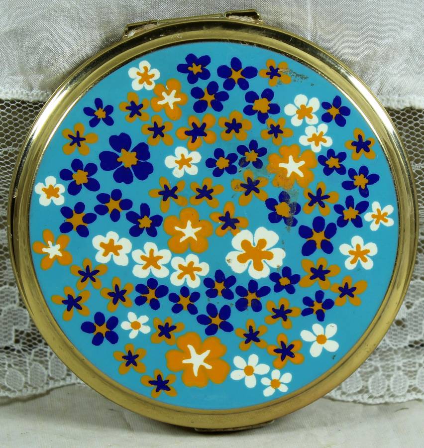 Blue Stratton powder compact with flowers