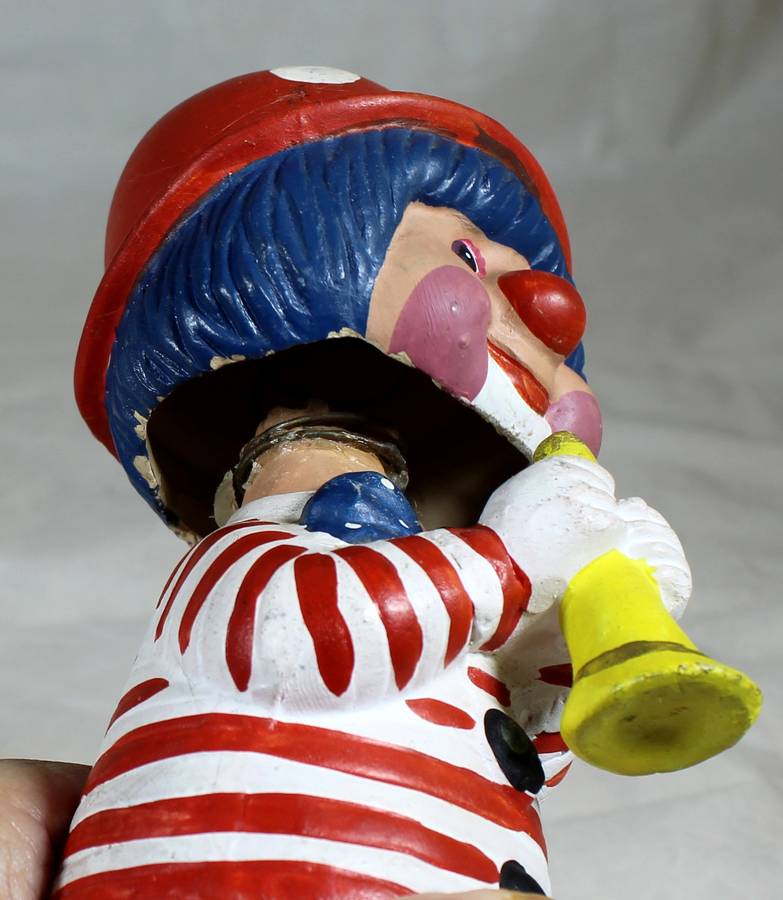 Ceramic bobble head - Clown with trumpet