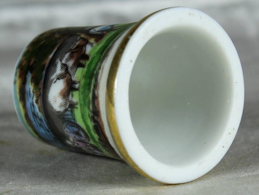 Bone China thimble - Pasture scene