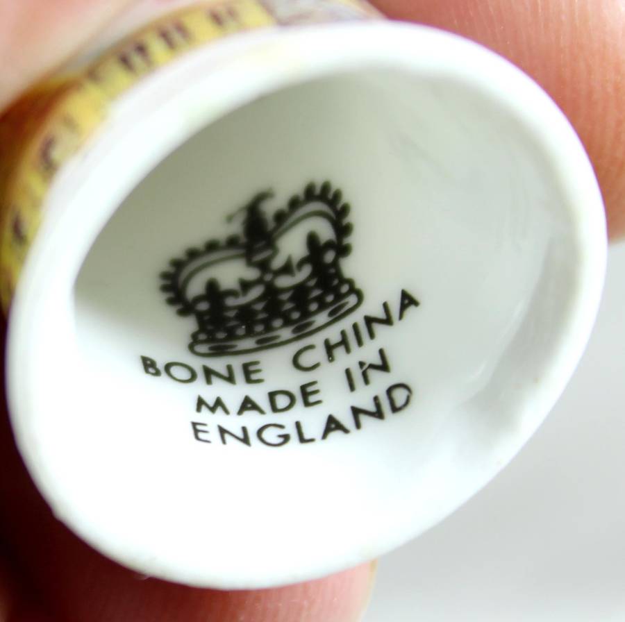Bone China thimble - snow scene