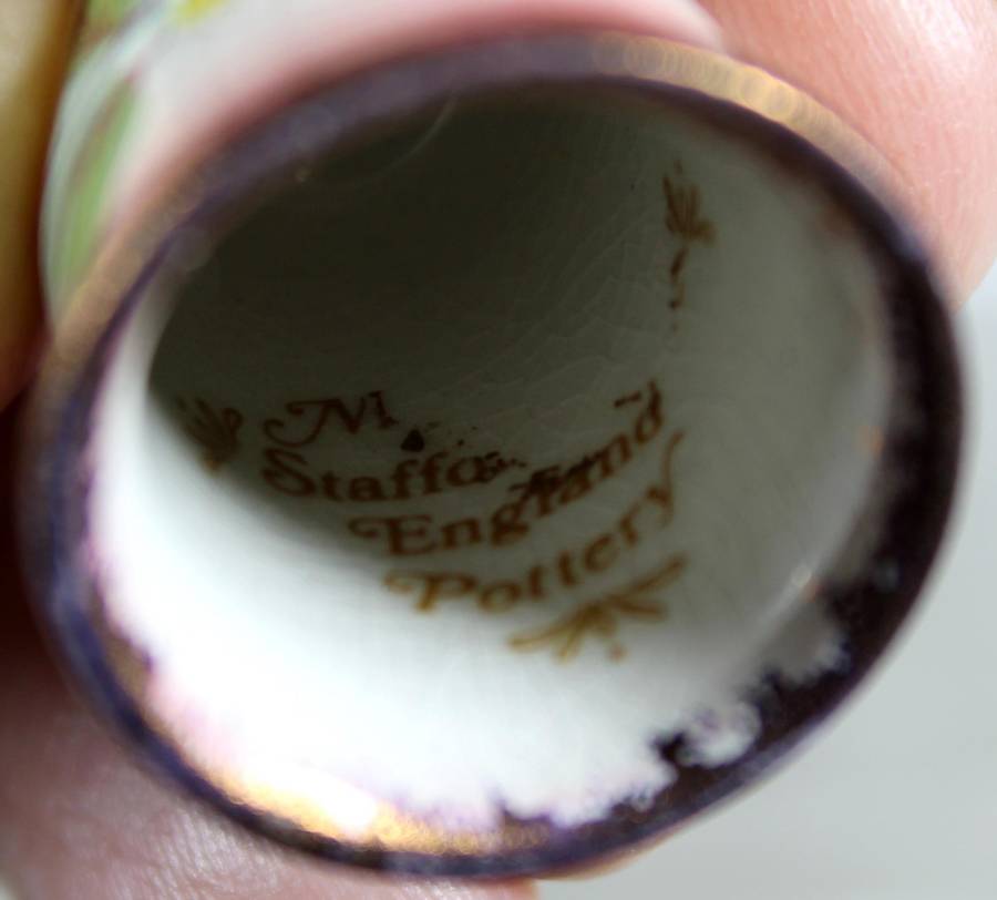 Bone China thimble - pink rose - Staffordshire