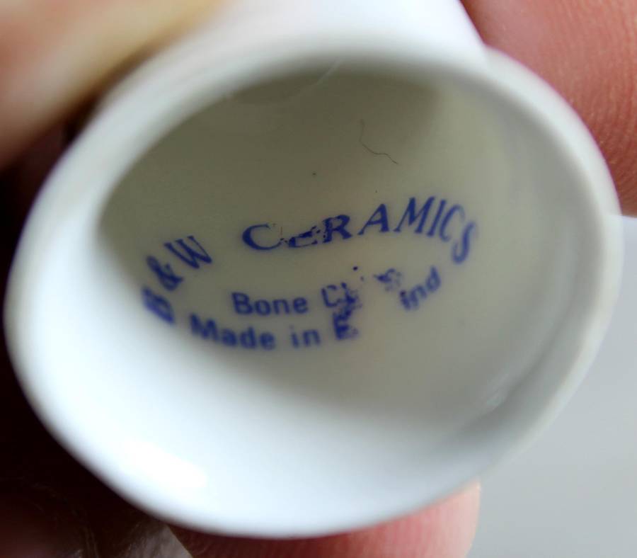 Bone China thimble - August - B&W Ceramics