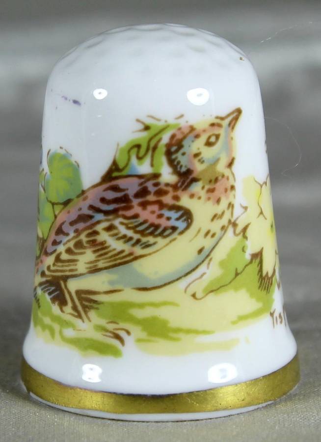Bone China thimble - April - Caverswall
