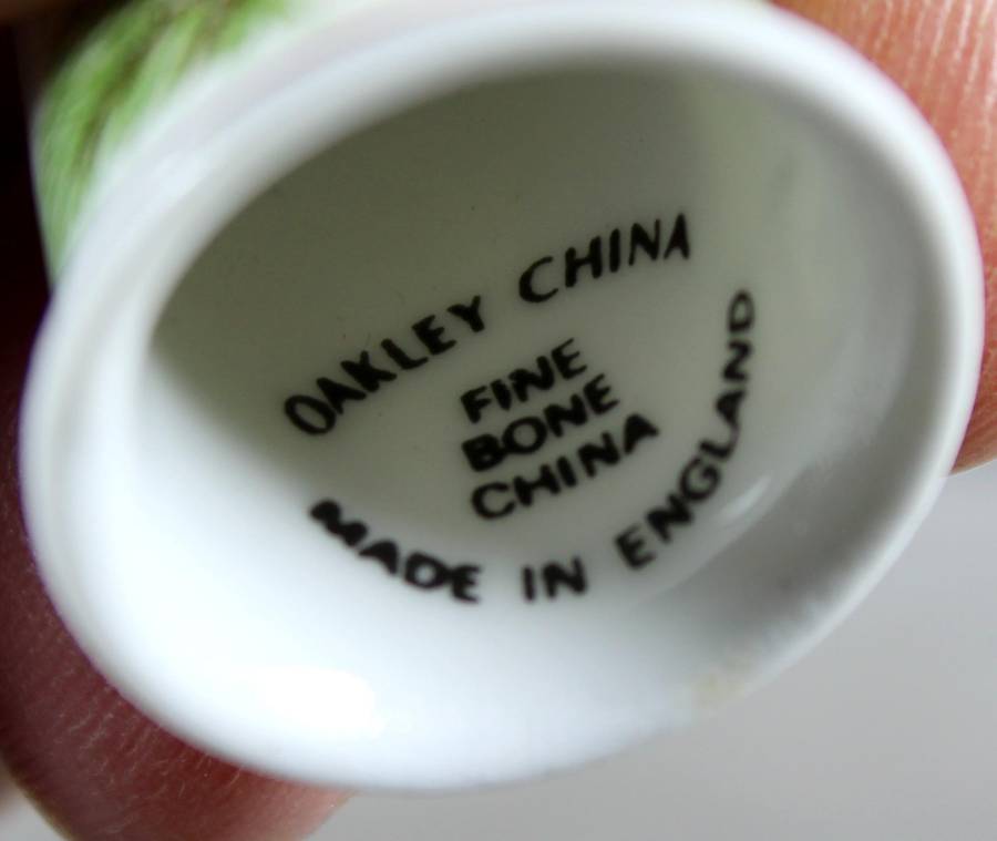Bone China thimble - Owl on a branch - Oakly China