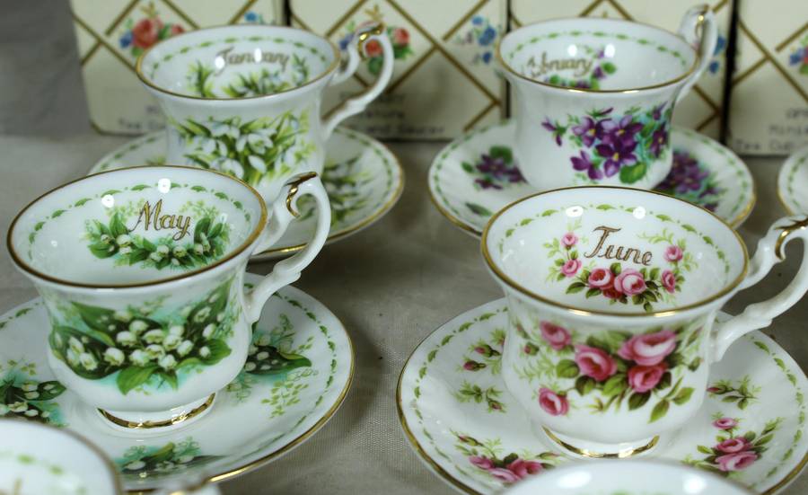 Royal Albert miniature duo - Flowers of the month - Set of 12