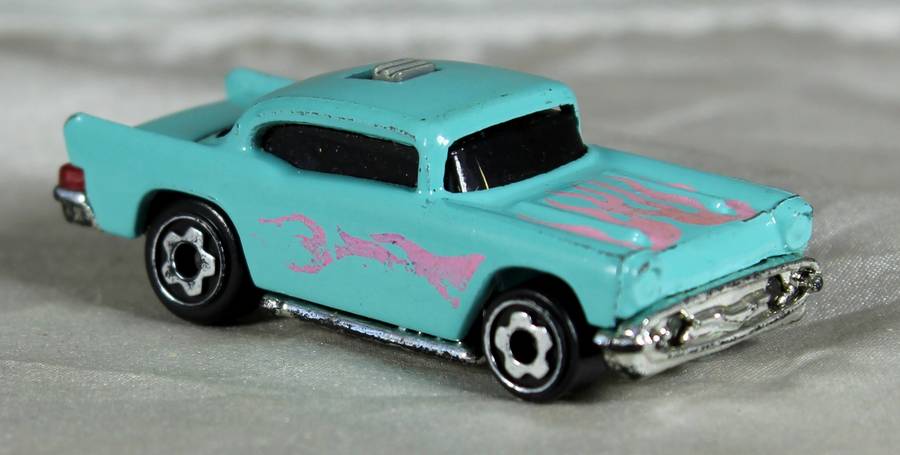 Hotwheels - Chev Bel-Air -  Mini light micro racer
