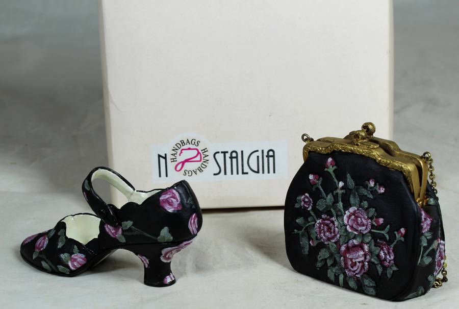 Nostalgia mini handbag & shoe - black with roses