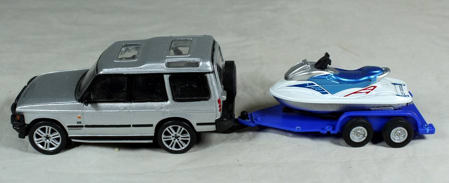 Land Rover Discovery with Jet ski
