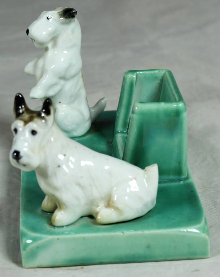 Vermont card stand with pair of scotties